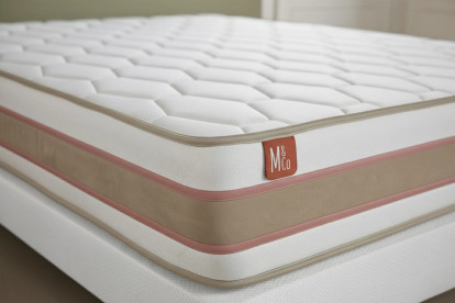 Pack lit complet 160x200 cm - Matelas + Sommier Beige + 2 oreillers + Couette - Le Délicat