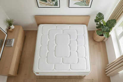 Pack lit complet 140x190 cm - Matelas + Sommier Blanc + 2 oreillers + Couette - Le Douillet