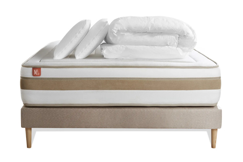 Pack lit complet 180x200 cm - Matelas + Sommier Beige (en kit) + 2 oreillers + Couette - Le Raffiné